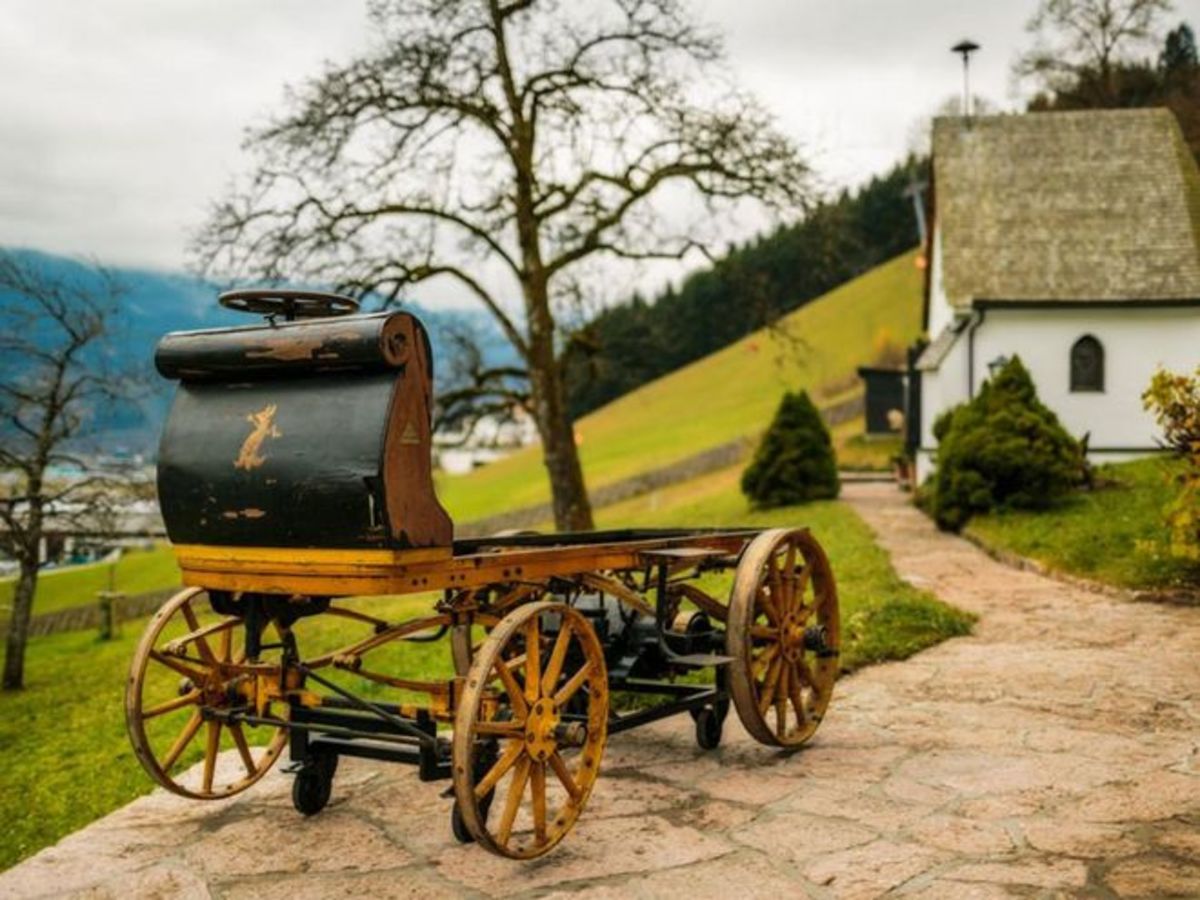 Κι όμως, η πρώτη Porsche ήταν ηλεκτροκίνητη και έμοιαζε με άμαξα! (VIDEO)