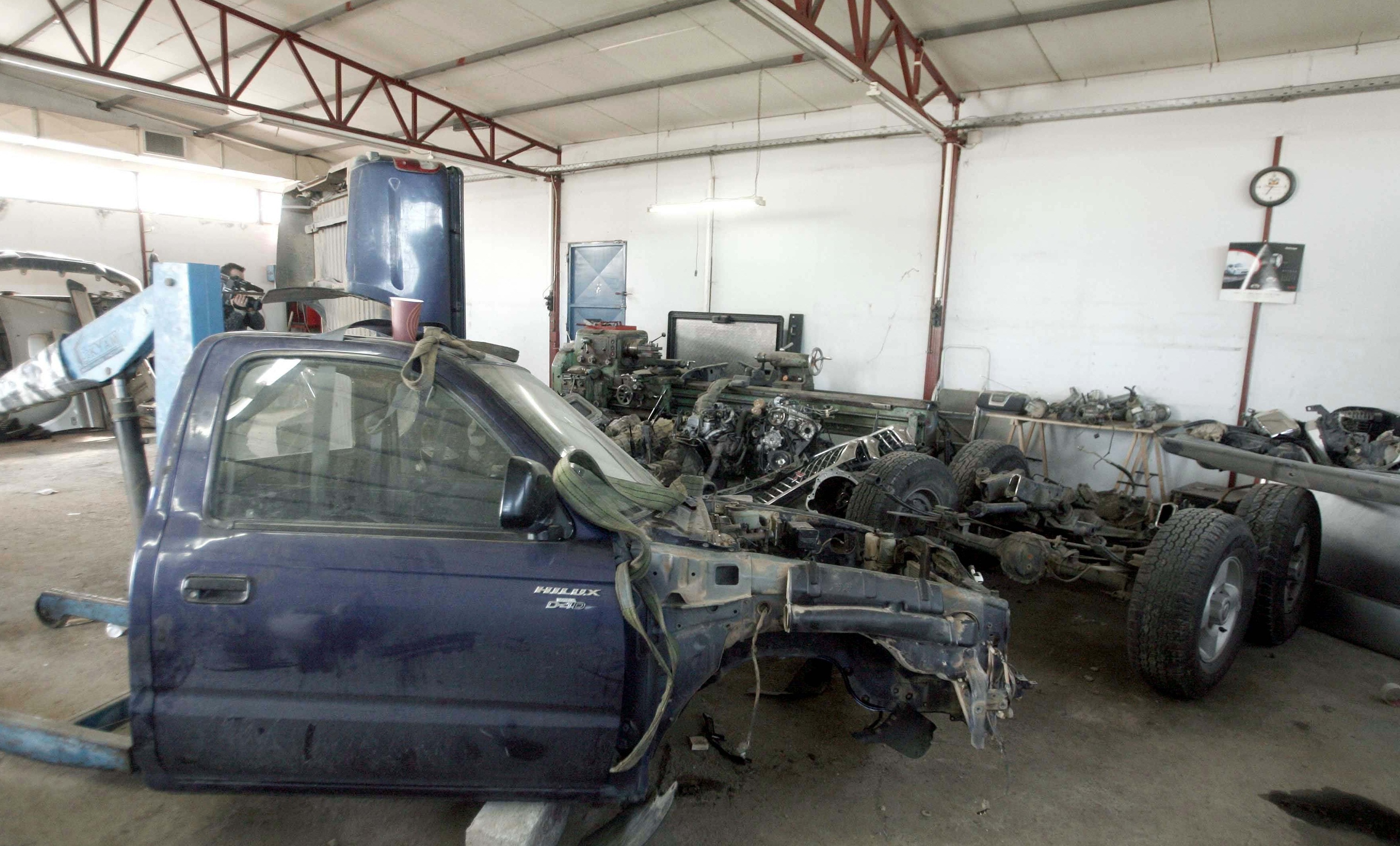 Έκλεψαν ακόμη και τις πόρτες!