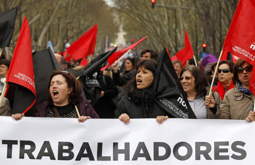 Πορτογαλία: Χιλιάδες διαδηλωτές κατά της εθελούσιας αποχώρησης από το Δημόσιο