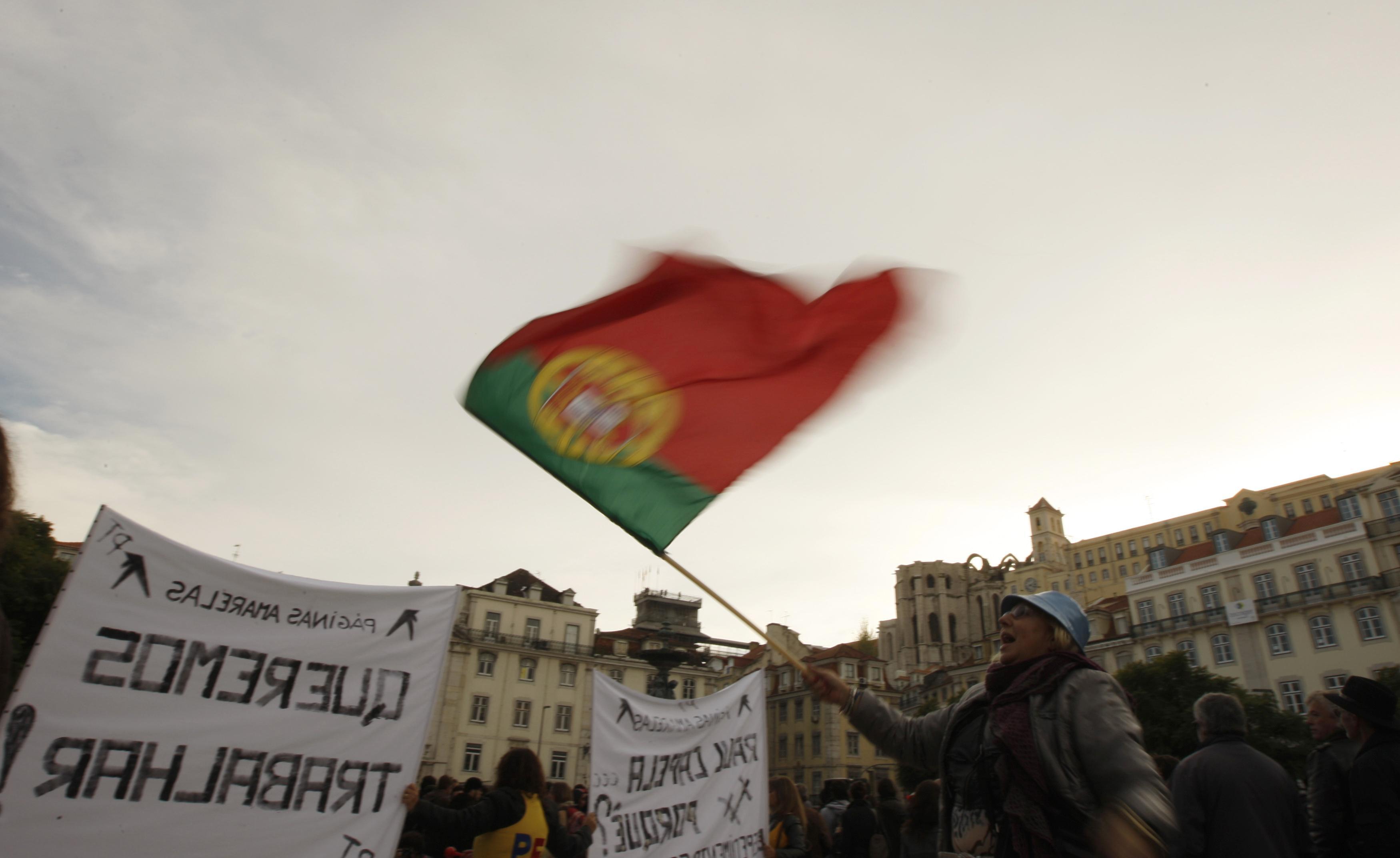 Περικοπές παντού, ακόμη και στις εθνικές αργίες!