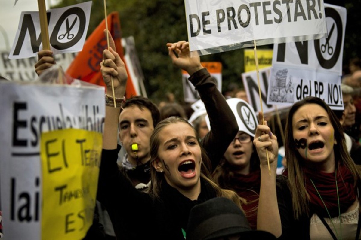 Πορτογαλία: Στους δρόμους οι φοιτητές για τις περικοπές στην ανώτατη εκπαίδευση