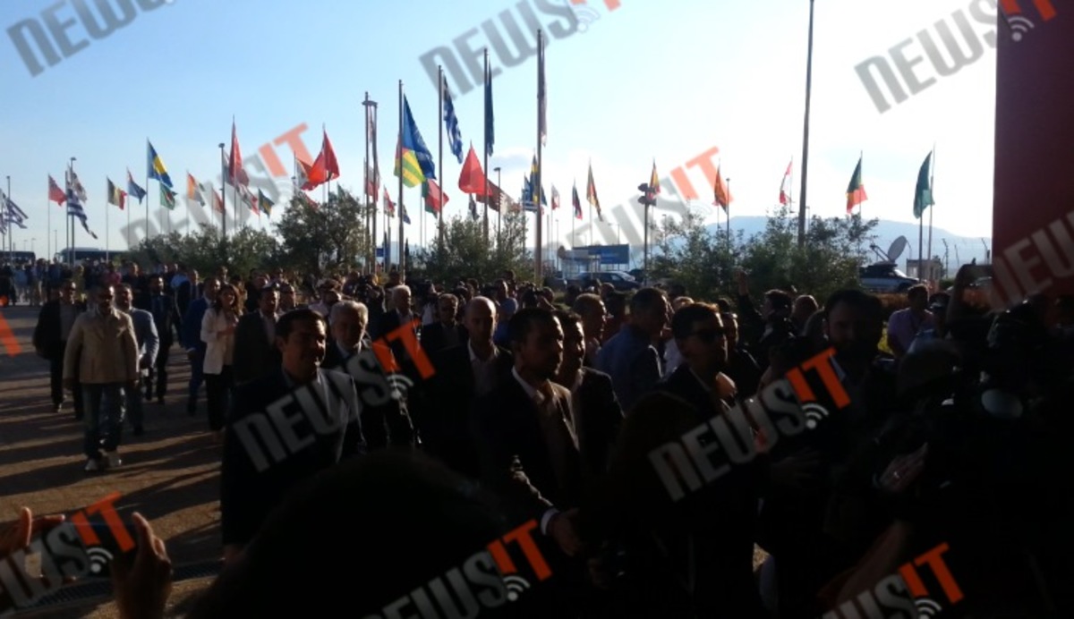 Άφιξη Τσίπρα στα Ποσειδώνια