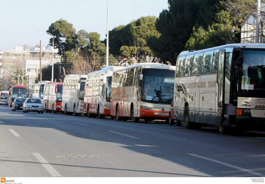 Θεσσαλονίκη: “Επ’ αόριστον” διακοπή της μεταφοράς 5.000 μαθητών