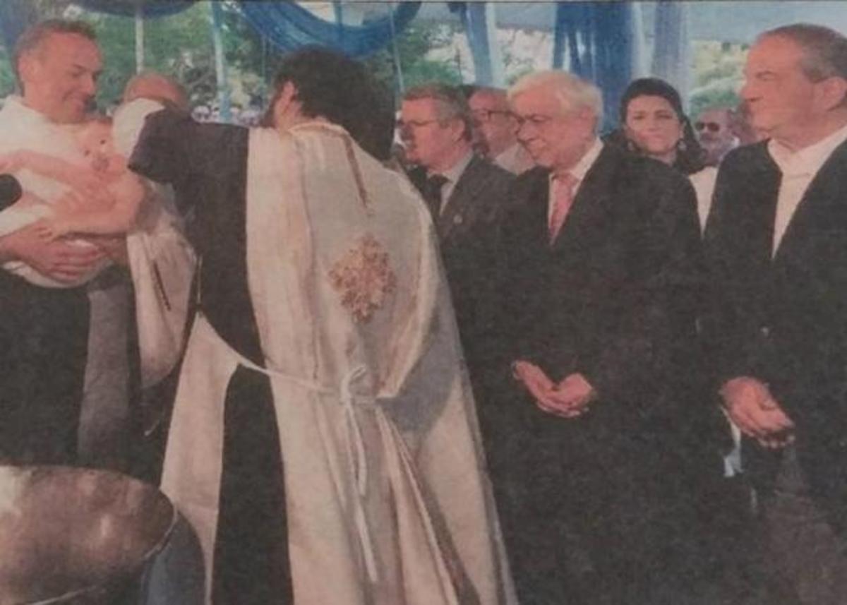 Κώστας Καραμανλής: Η fit εμφάνιση στα βαφτίσια του γιου καλού του φίλου!