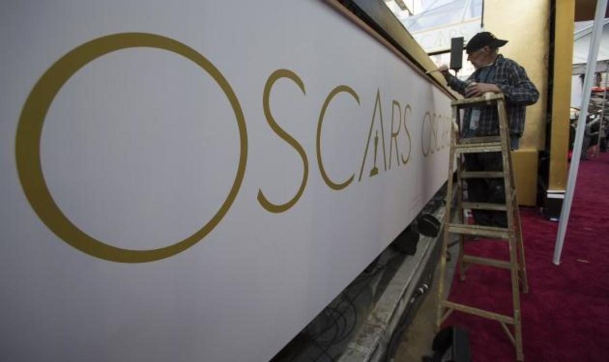 Το κόκκινο χαλί είναι σχεδόν έτοιμο για την υποδοχή των σταρ στα Όσκαρ 2015!