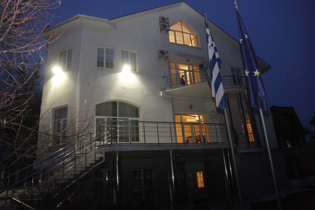 Τι αλλάζει σε όλα τα ελληνικά προξενεία σε όλο τον κόσμο