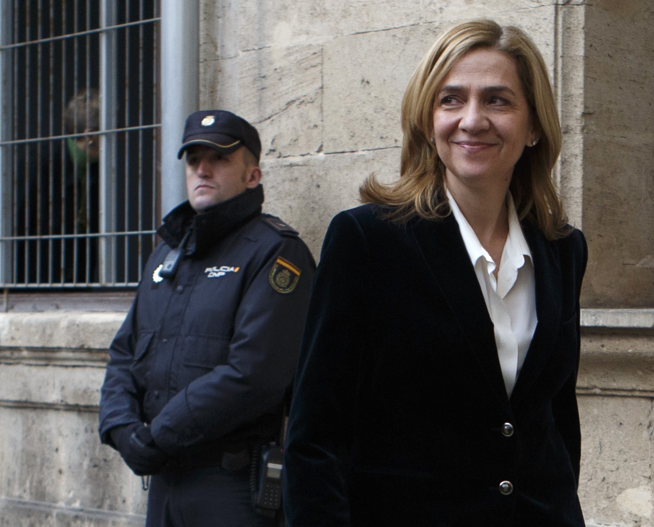 Στα… μαλακά η πριγκίπισσα Κριστίνα για το “ξέπλυμα” χρήματος