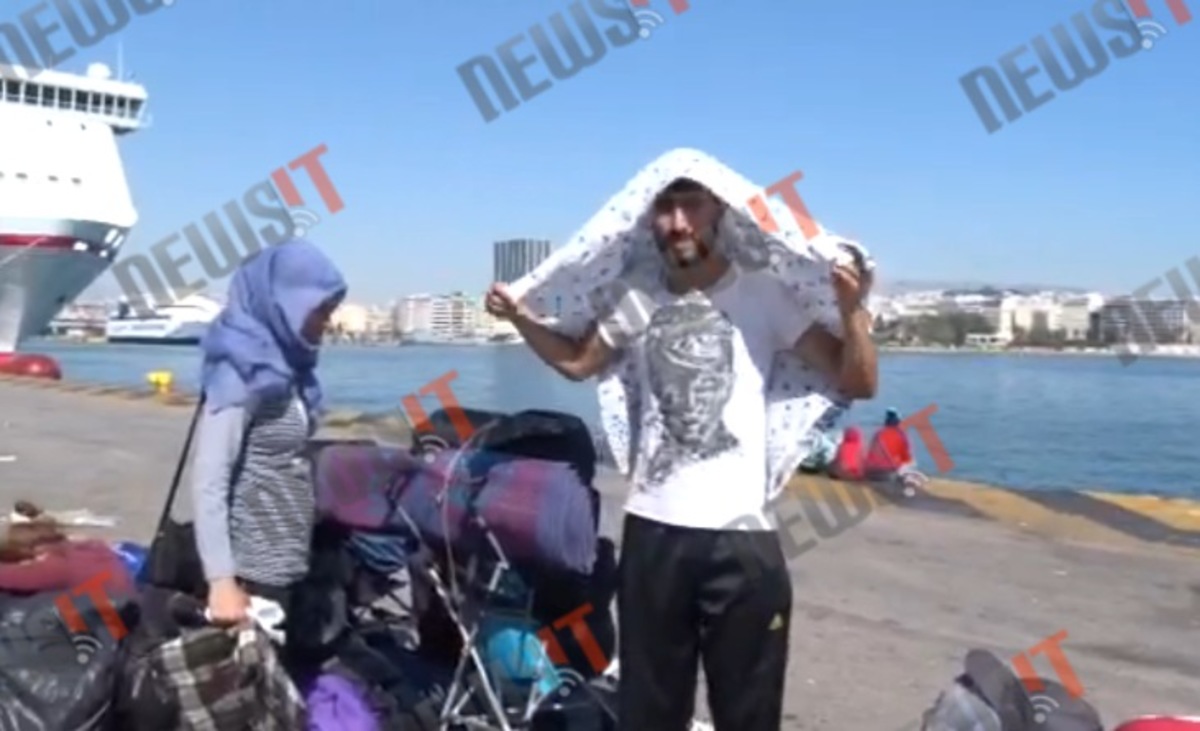 Πρόσφυγες στον Πειραιά