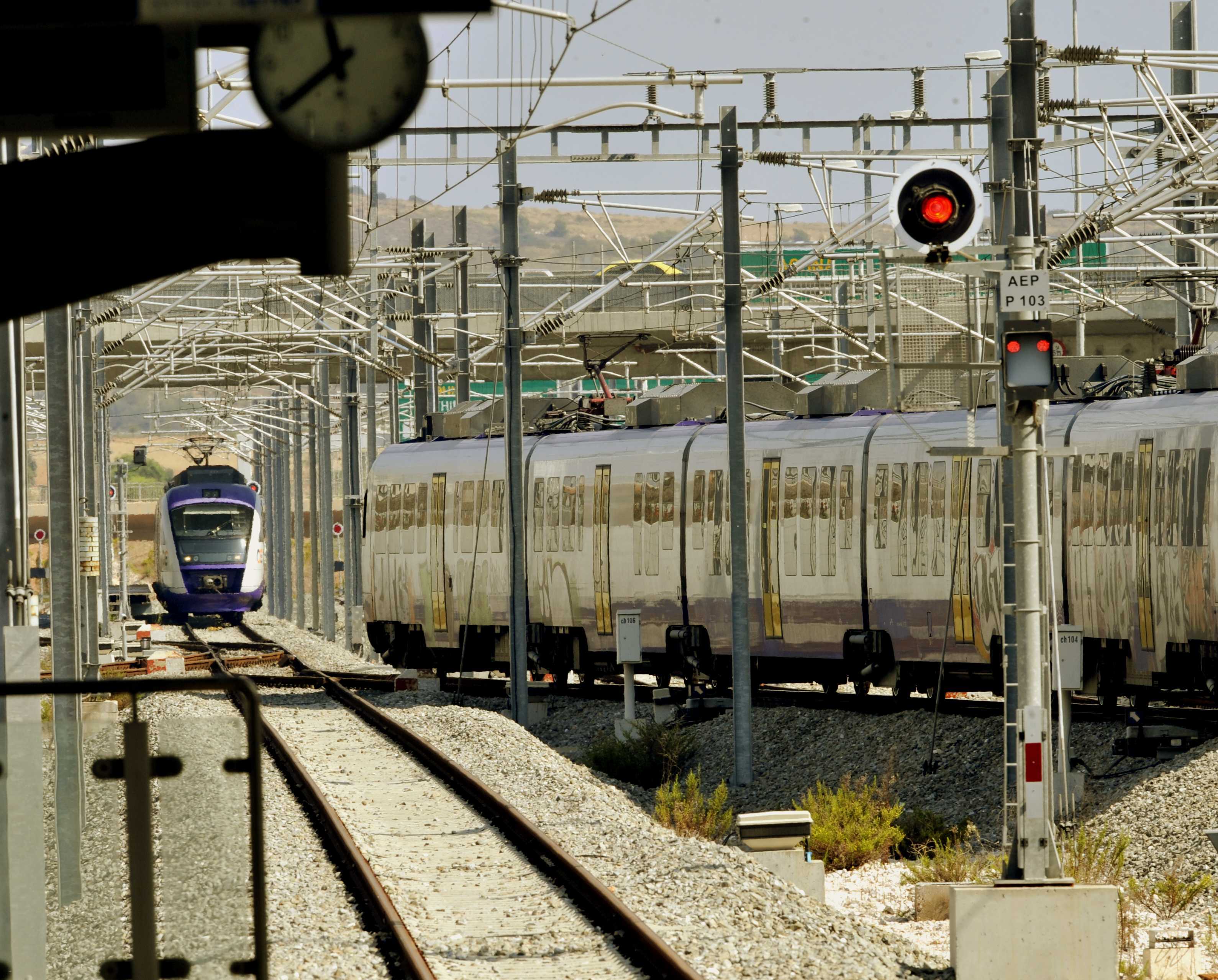 Αλλαγές και ματαιώσεις δρομολογίων σε τρένα και προαστιακό