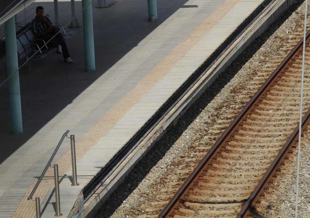 Έκλεψε χαλκοσωλήνες από τον Προαστιακό