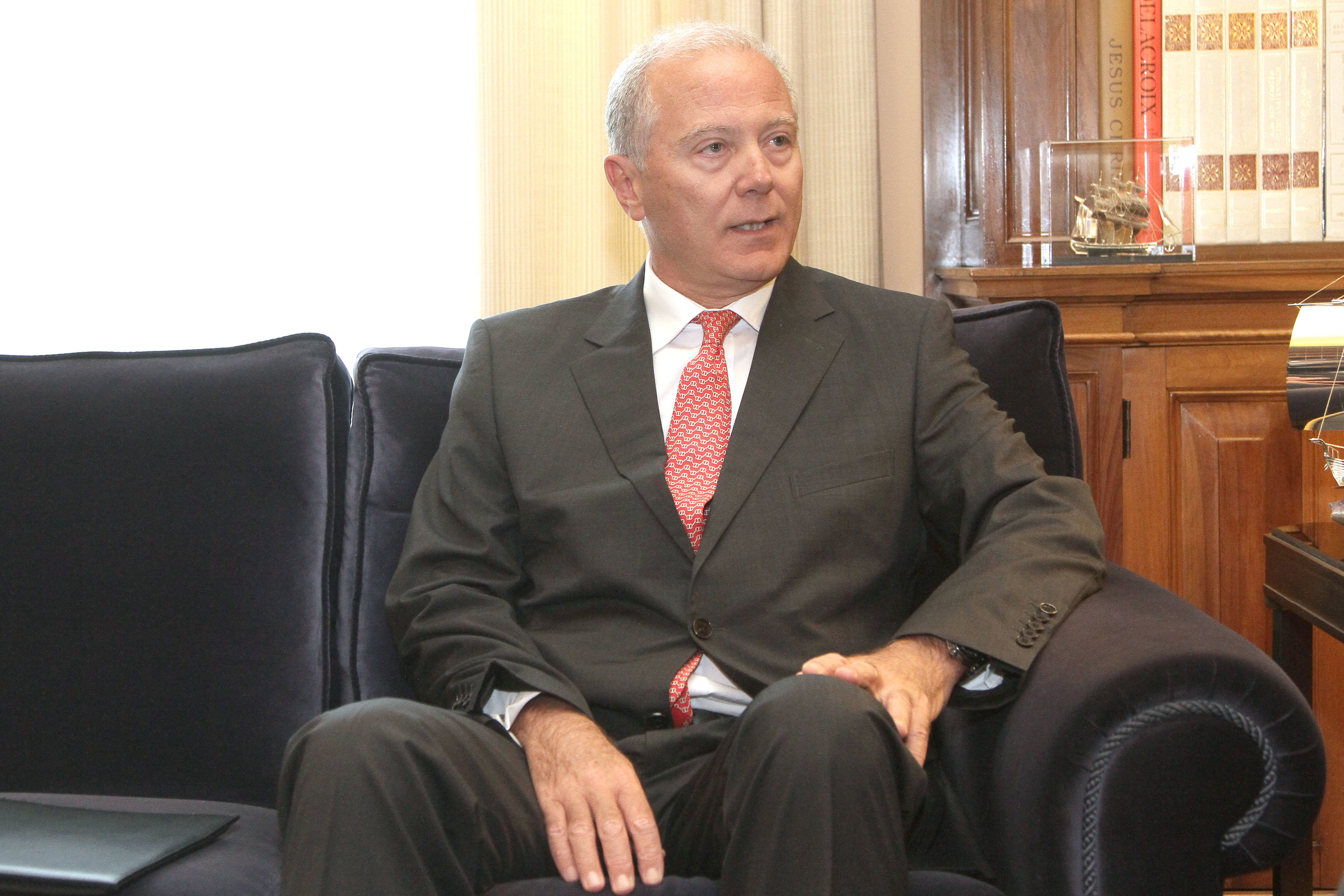 Καρφιά Προβόπουλου στην κυβέρνηση για την ύφεση