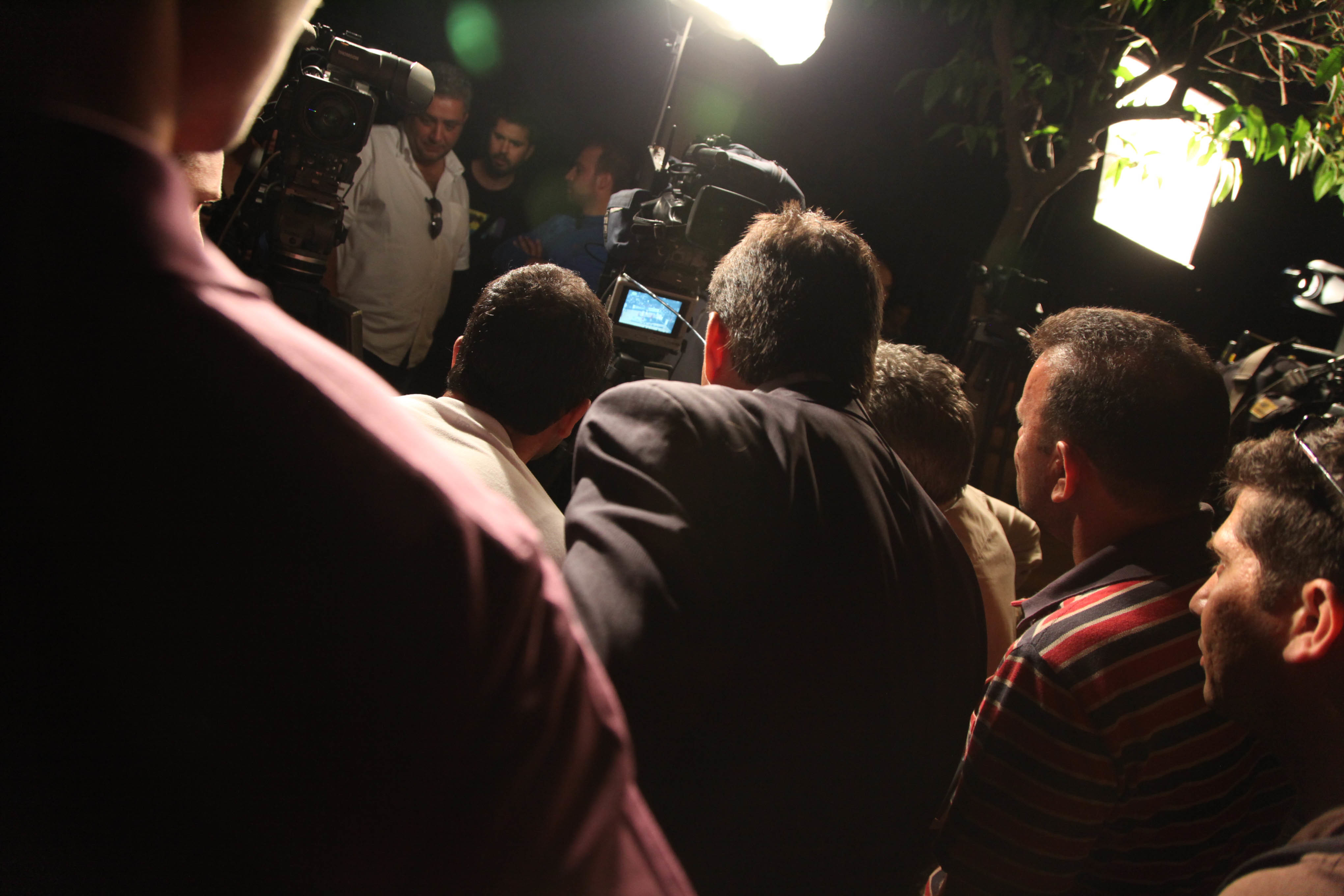 Τι έβλεπαν οι δημοσιογράφοι έξω από το Προεδρικό; (ΦΩΤΟ)