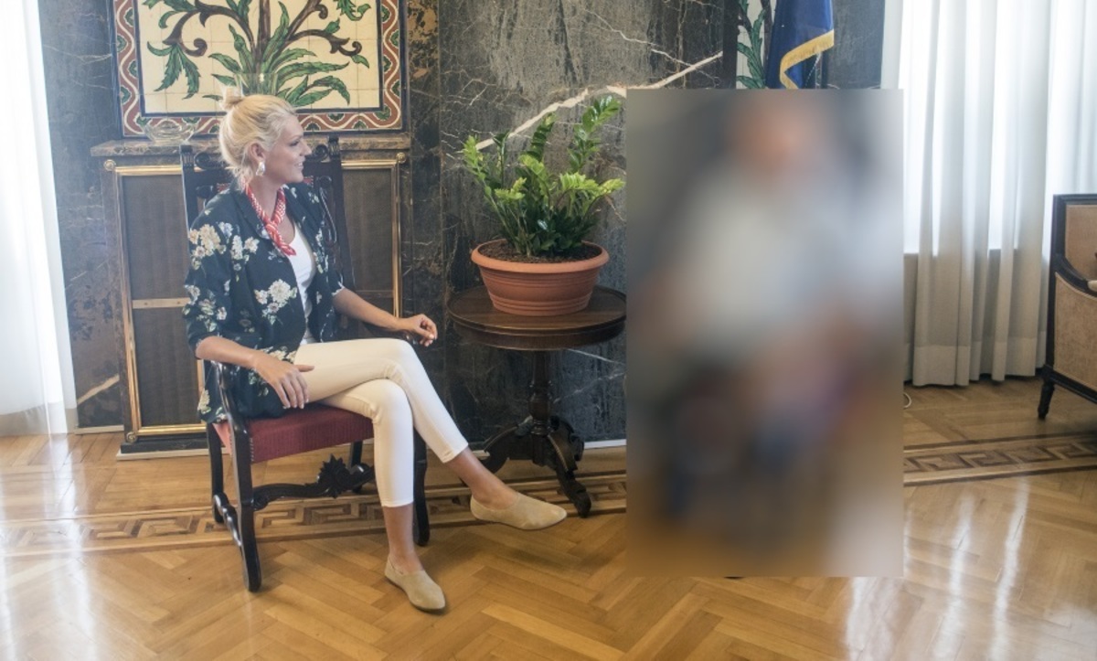 Κορυφαίο πολιτικό πρόσωπο εξομολογείται: «Η γυναίκα μου είναι 22 χρόνια νεότερή μου»