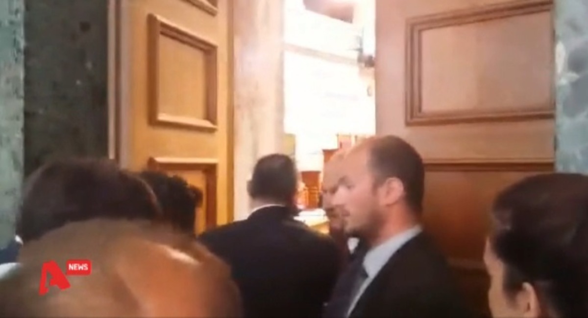 Προκλήσεις και ύβρεις χρυσαυγιτών