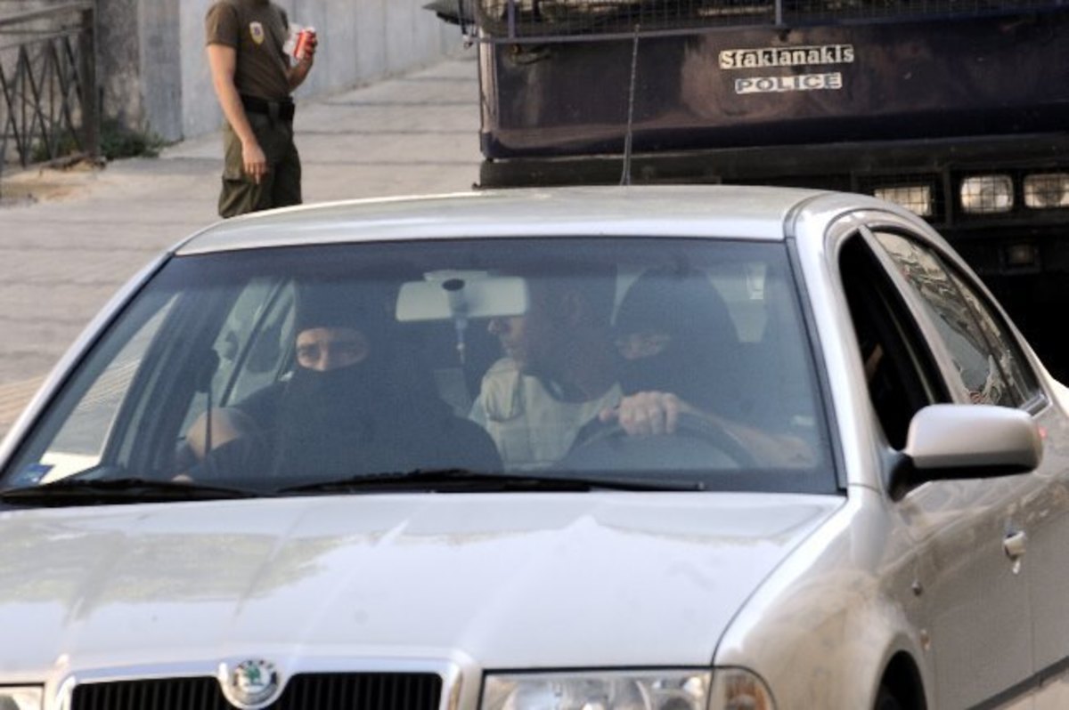 Στο Εφετείο οι συλληφθέντες καταζητούμενοι Μάριος Σεϊσίδης και Κώστας Σακκάς ΦΩΤΟ ΑΡΧΕΙΟΥ EUROKINISSI