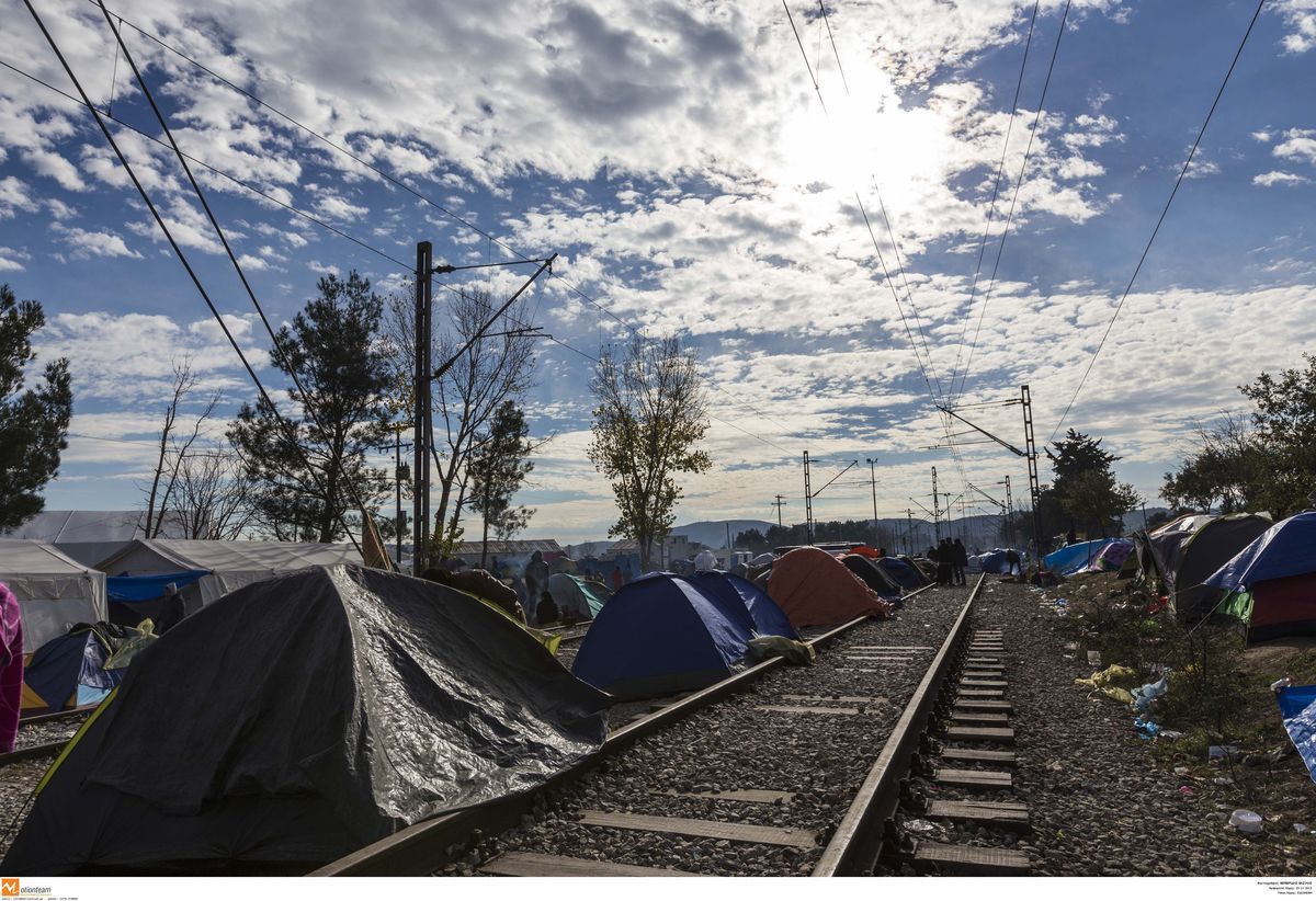 Επικίνδυνες απειλές για έξωση της χώρας από τη Σένγκεν – Πρόκληση Φερχόφστατ: Τα ελληνικά σύνορα είναι σαν ελβετικό τυρί