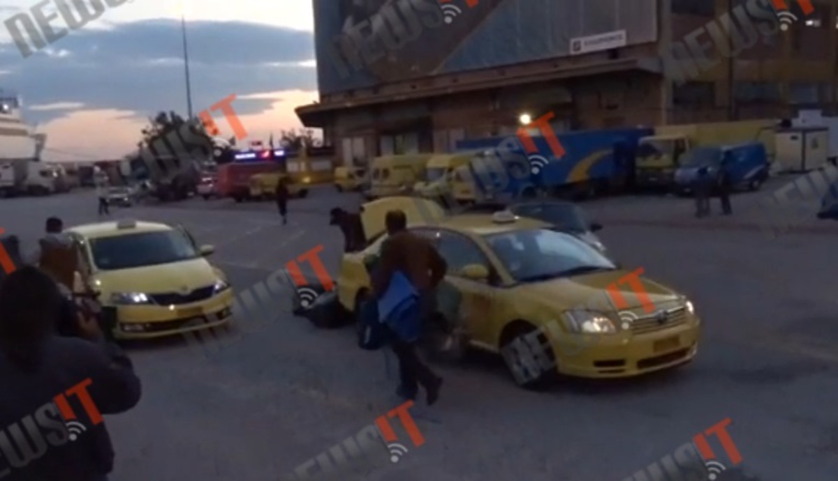 Πρόσφυγες στον Πειραιά