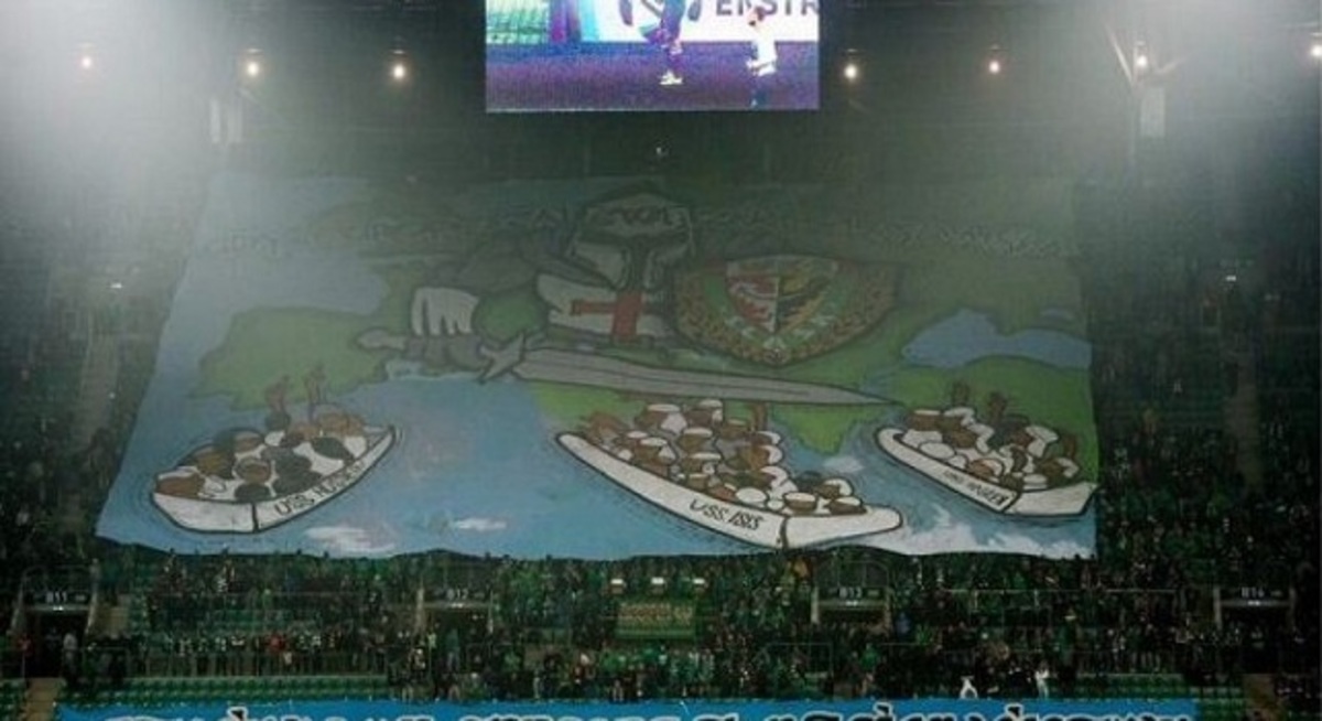 Απάνθρωπο και θλιβερό πανό για τους πρόσφυγες στην Πολωνία