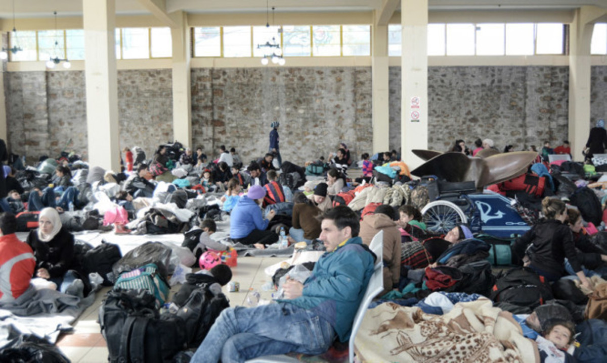 Μαζική δηλητηρίαση σε πρόσφυγες στον Πειραιά