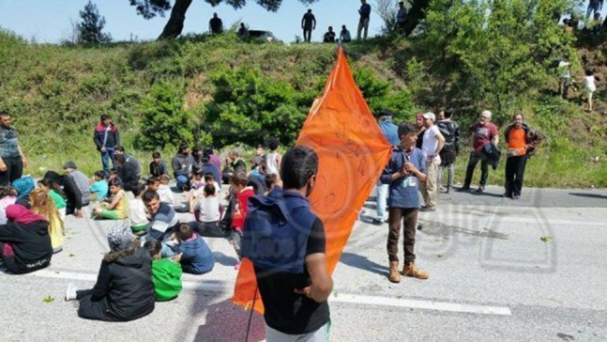 Ειδομένη: Στα άκρα η κατάσταση! Οδηγός χτύπησε πρόσφυγα με το αυτοκίνητό του!