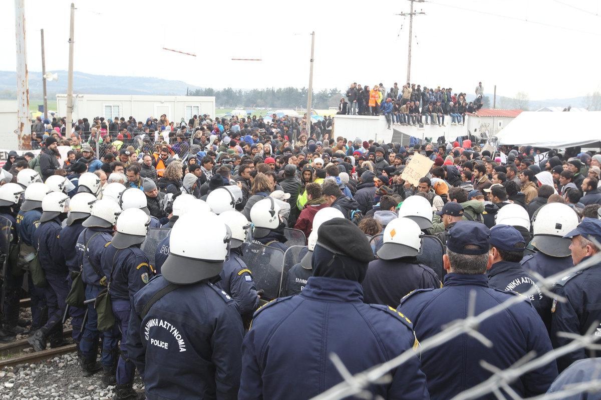 Πάρε δώσε με διακινητές στην Ελλάδα είχε Αλγερινός που πλαστογραφούσε διαβατήρια σε τζιχαντιστές! – Η σχέση του με τους βομβιστές στο Stade de France!