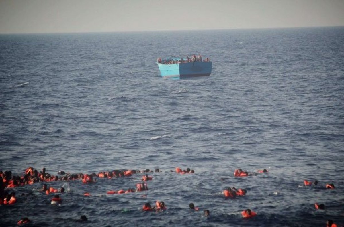 Άλλοι 30 νεκροί στη Μεσόγειο! Παιδιά κι ενήλικες πνίγηκαν ή ποδοπατήθηκαν