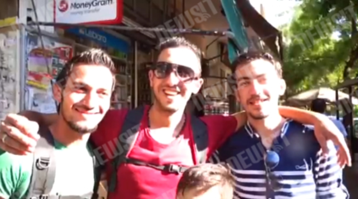 Πρόσφυγες σε λεωφορεία