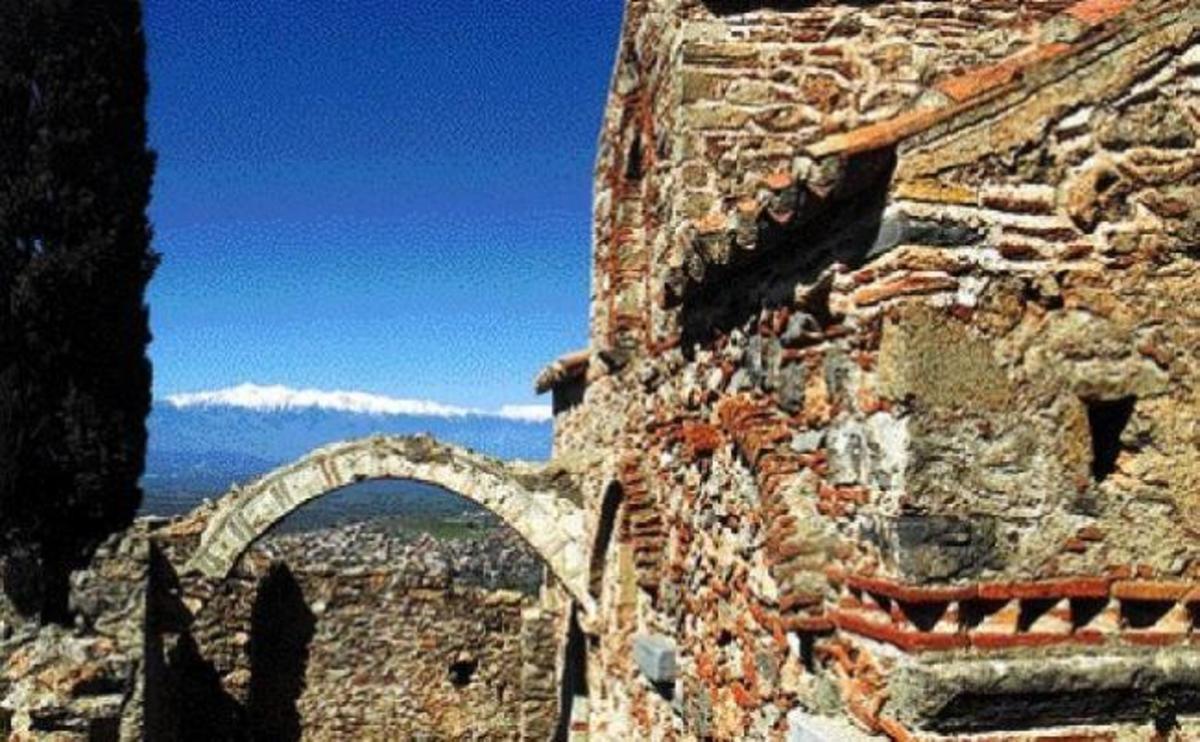 Προσκύνημα στις σπάνιες εκκλησιές του Γερακιού Λακωνίας