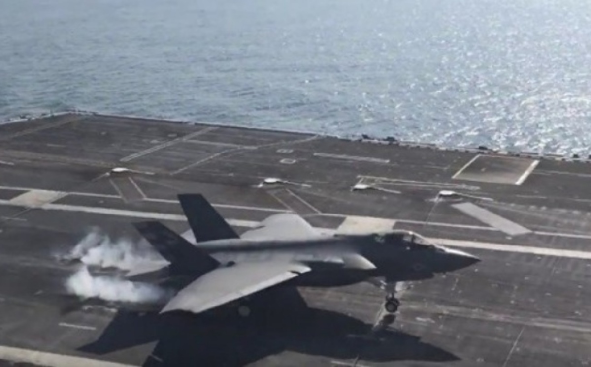Μοναδικό βίντεο: Προσνήωση F35C σε αεροπλανοφόρο σε slow motion