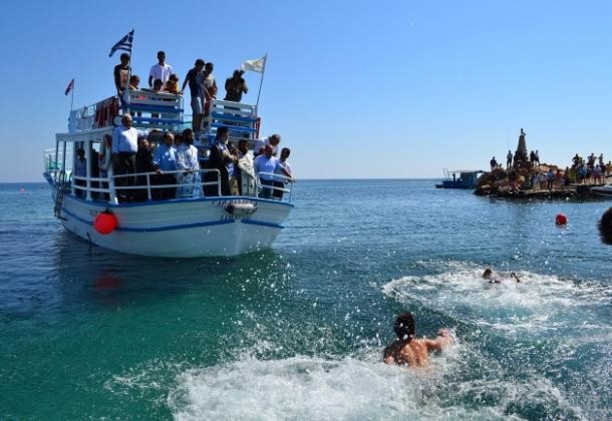 Ένα κυπριακό έθιμο που μοιάζει με τα Θεοφάνεια αναβίωσε χθες