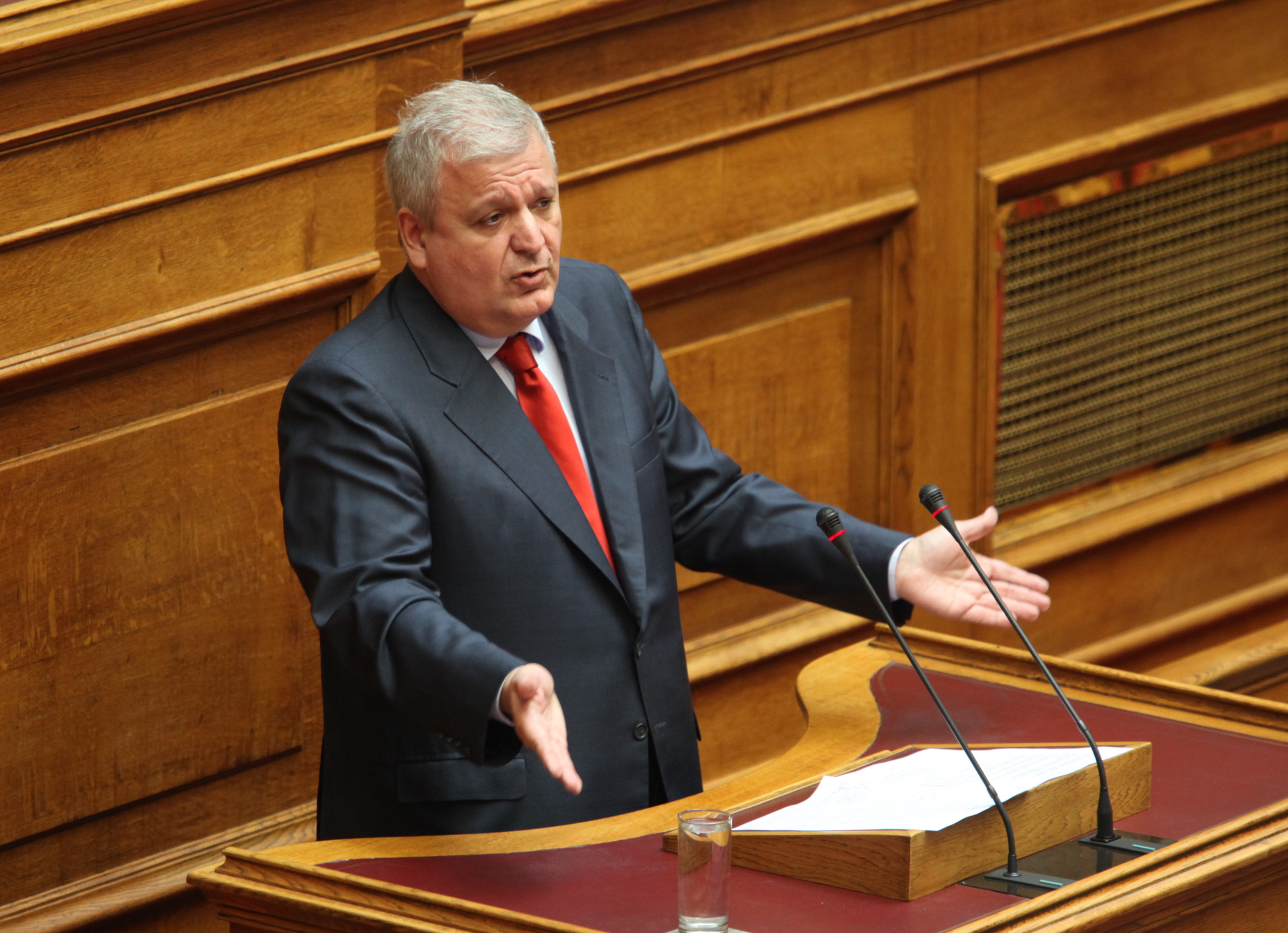 Επίθεση Πρωτόπαπα σε Στουρνάρα