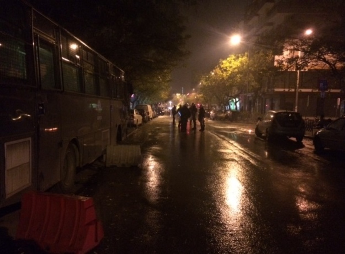 Επίθεση με μολότοφ στο Τουρκικό προξενείο της Θεσσαλονίκης (ΦΩΤΟ- ΒΙΝΤΕΟ)