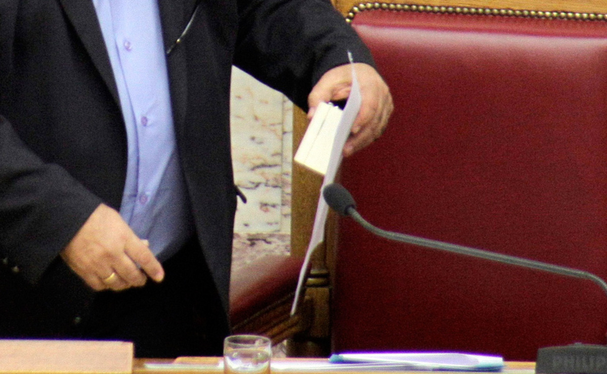 Προϋπολογισμός: Ποιοί θα πληρώσουν το μάρμαρο! Ψαλίδι σε φοροαπαλλαγές, συντάξεις – Αυξήσεις φόρων!