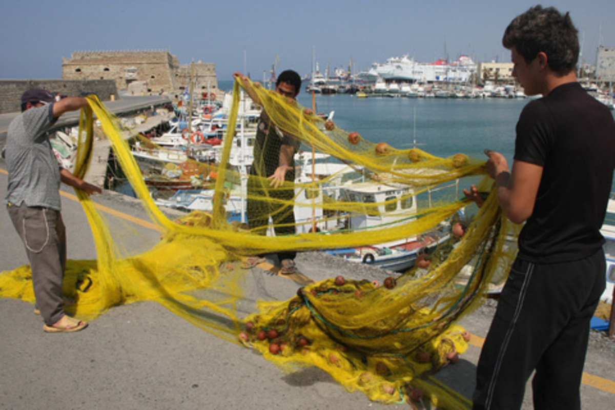 Θεσσαλονίκη: Διαμαρτυρία παράκτιων αλιέων …