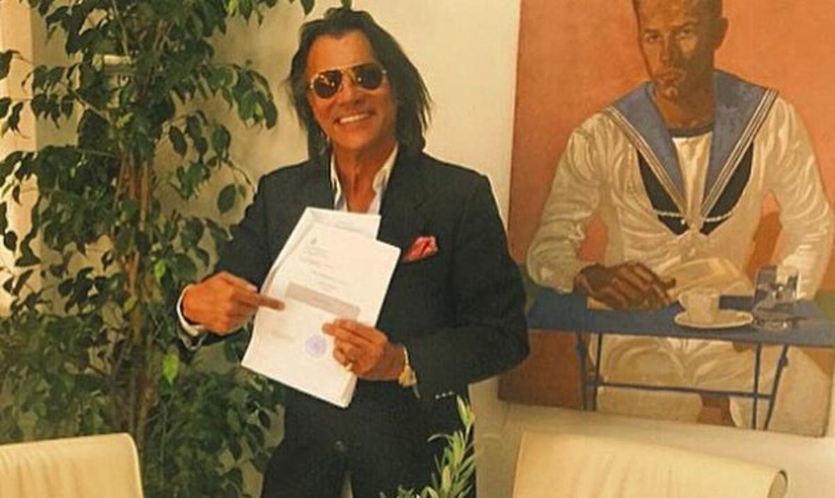 Ηλίας Ψινάκης: Έγινε βοηθός φωτογράφου!