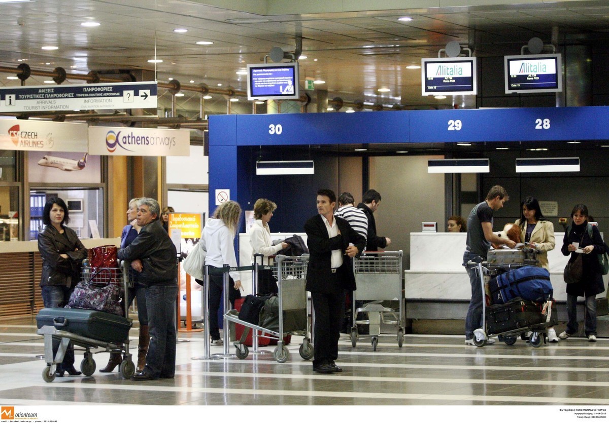 Τεράστια ταλαιπωρία στα αεροδρόμια – Όλες οι ακυρώσεις και τροποποιήσεις πτήσεων