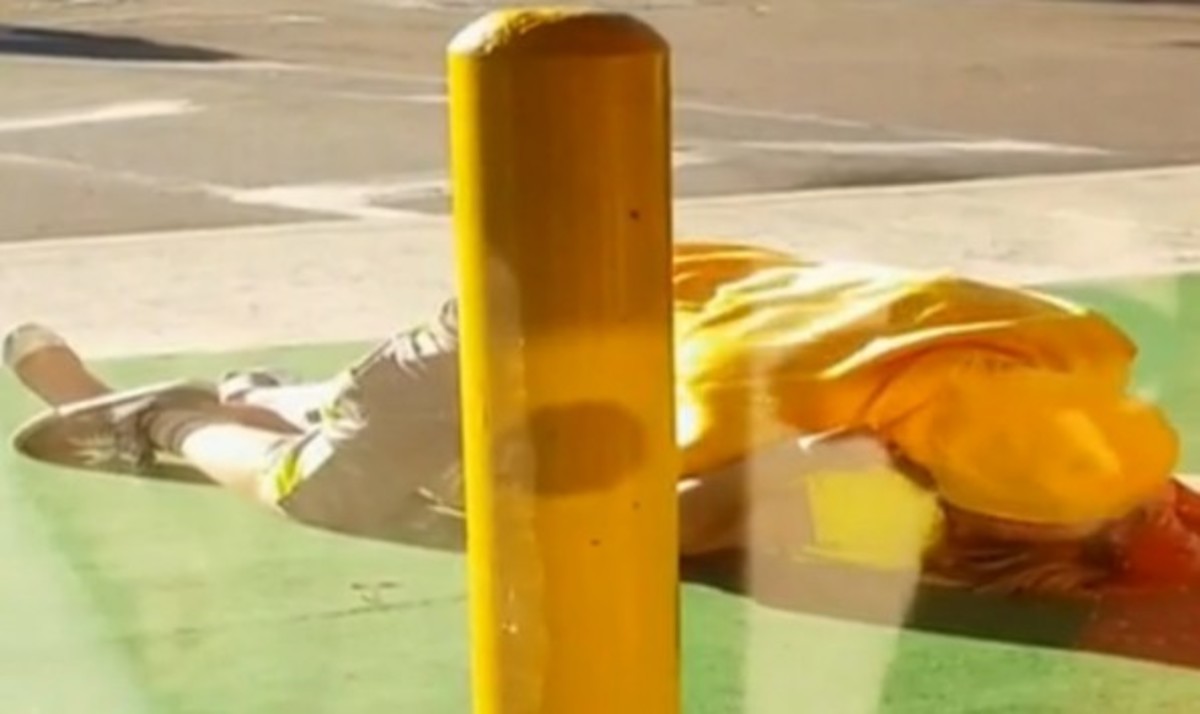 Σεξ σε εμπορικό κέντρο