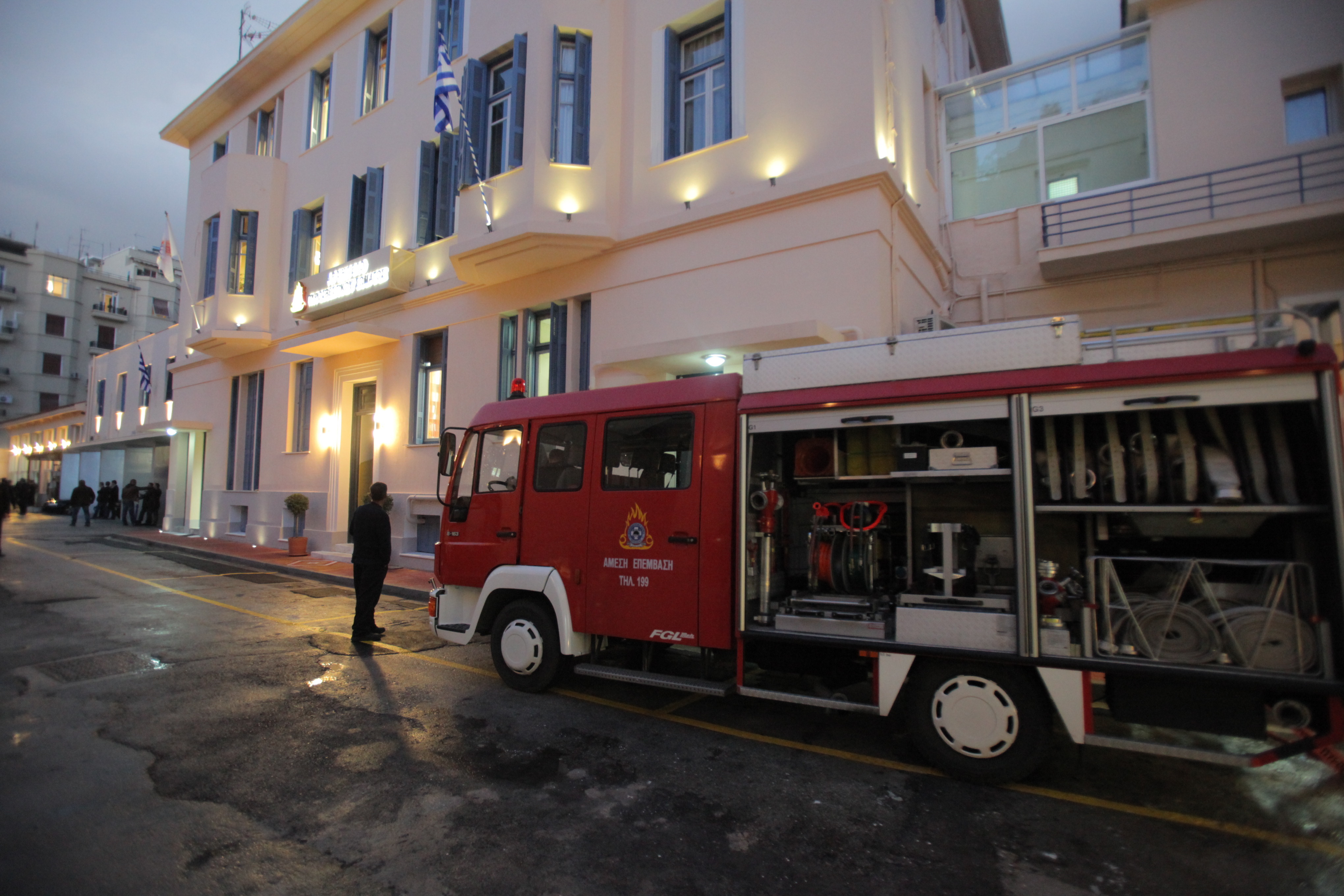 Τέσσερα οχήματα ως δωρεά παρέλαβε η Πυροσβεστική