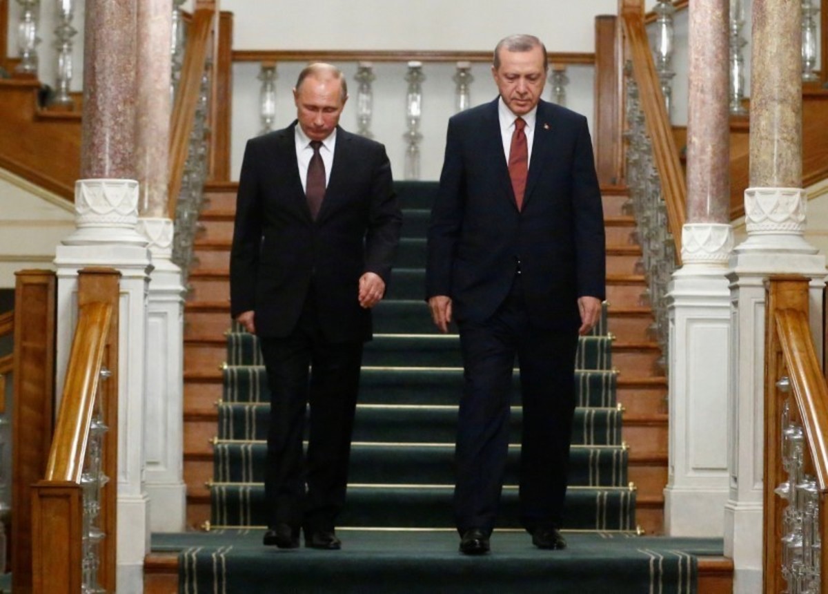 Ο Πούτιν αδειάζει τον Ερντογάν: Δεν ξέρουμε ποιός είναι πίσω από τον δολοφόνο