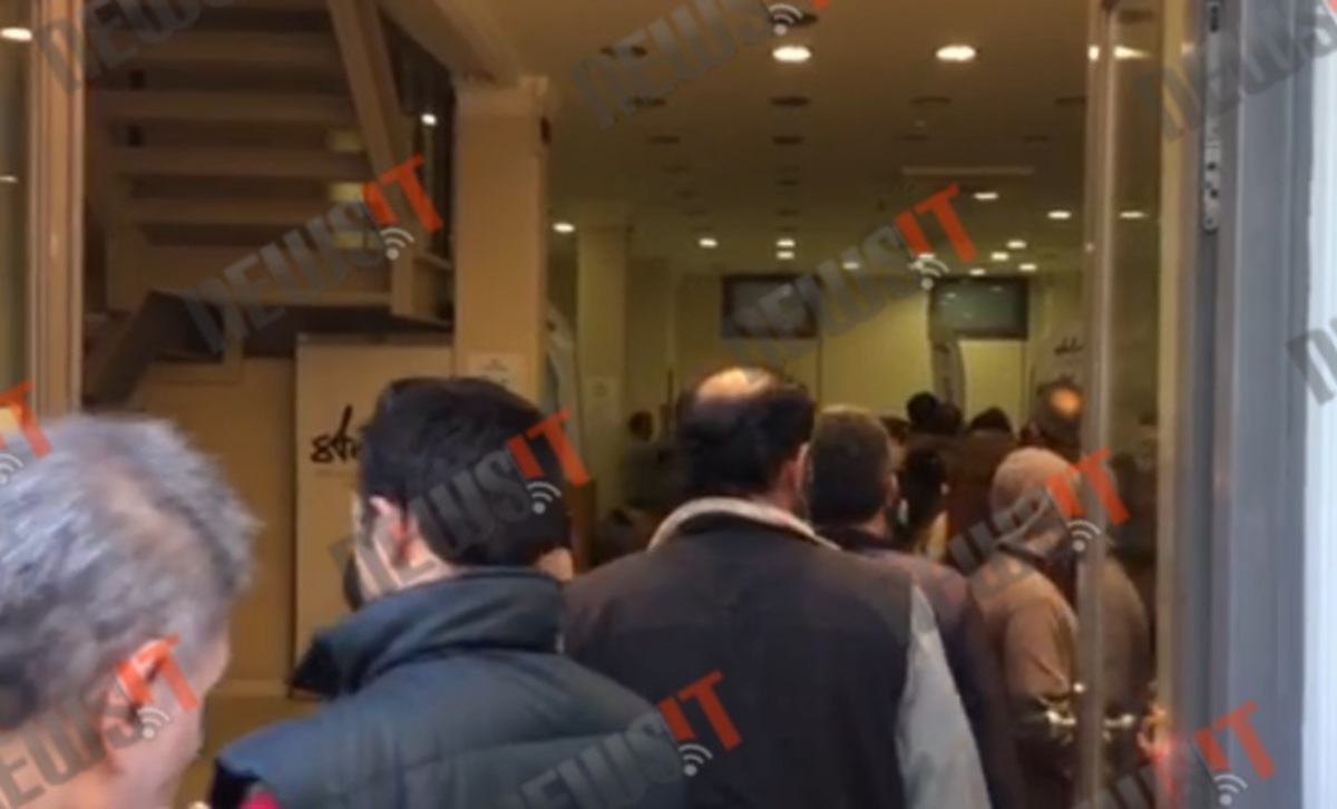 Συνωστισμός για δωρεάν γκοφρέτες