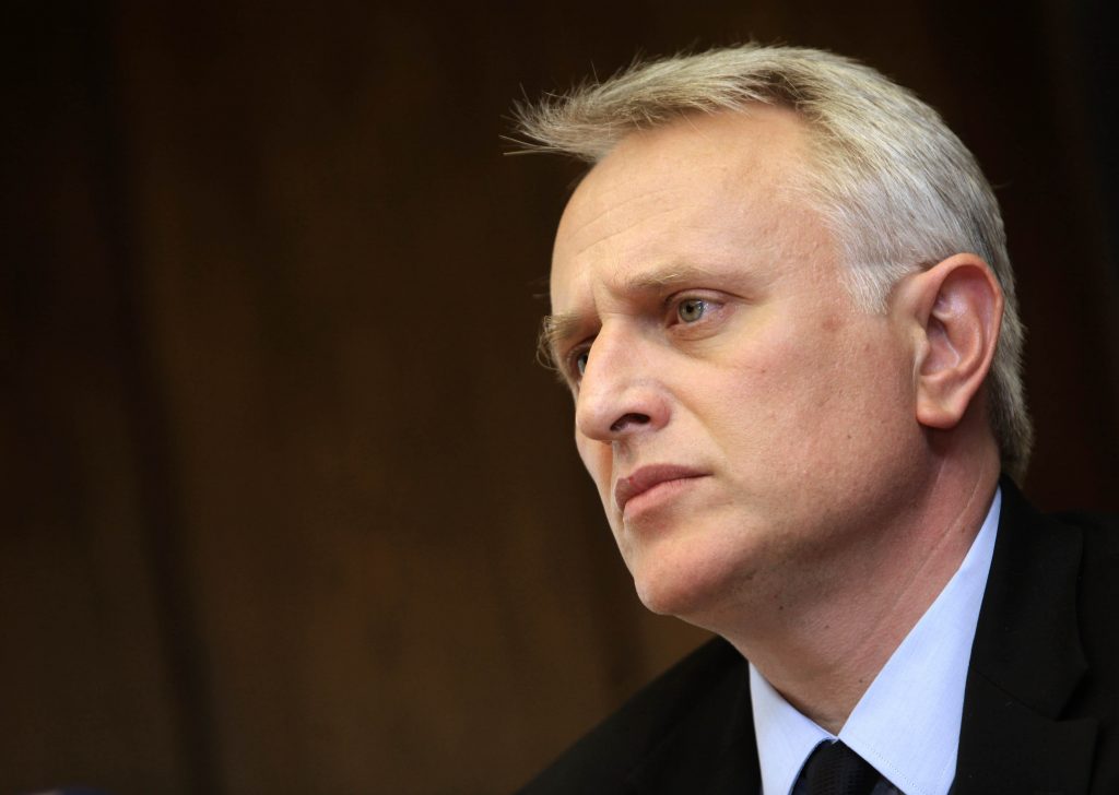 Κόβουν μισθούς και επιδόματα αλλά στα κόμματα έκοψαν ΜΟΝΟ το 20% της χρηματοδότησης