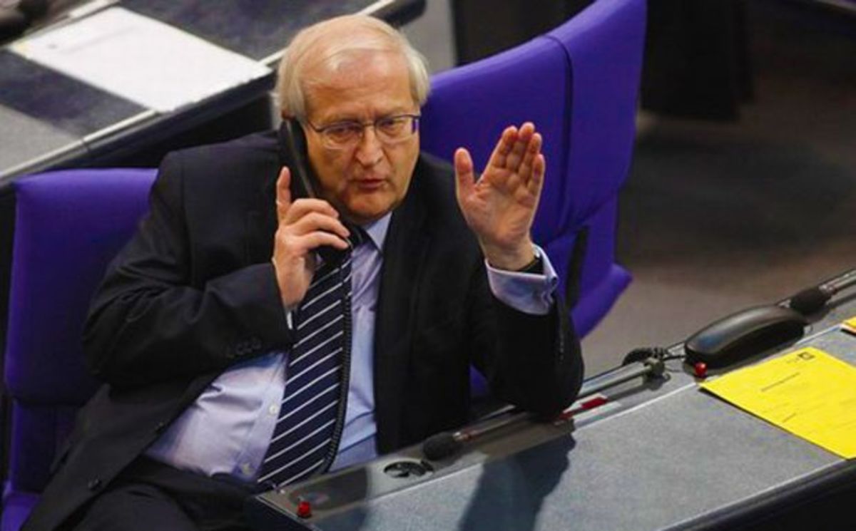 «Όχι» στην αναδιάρθρωση χρέους για Ελλάδα και Ιρλανδία απο τον Γερμανό υπ. Οικονομίας