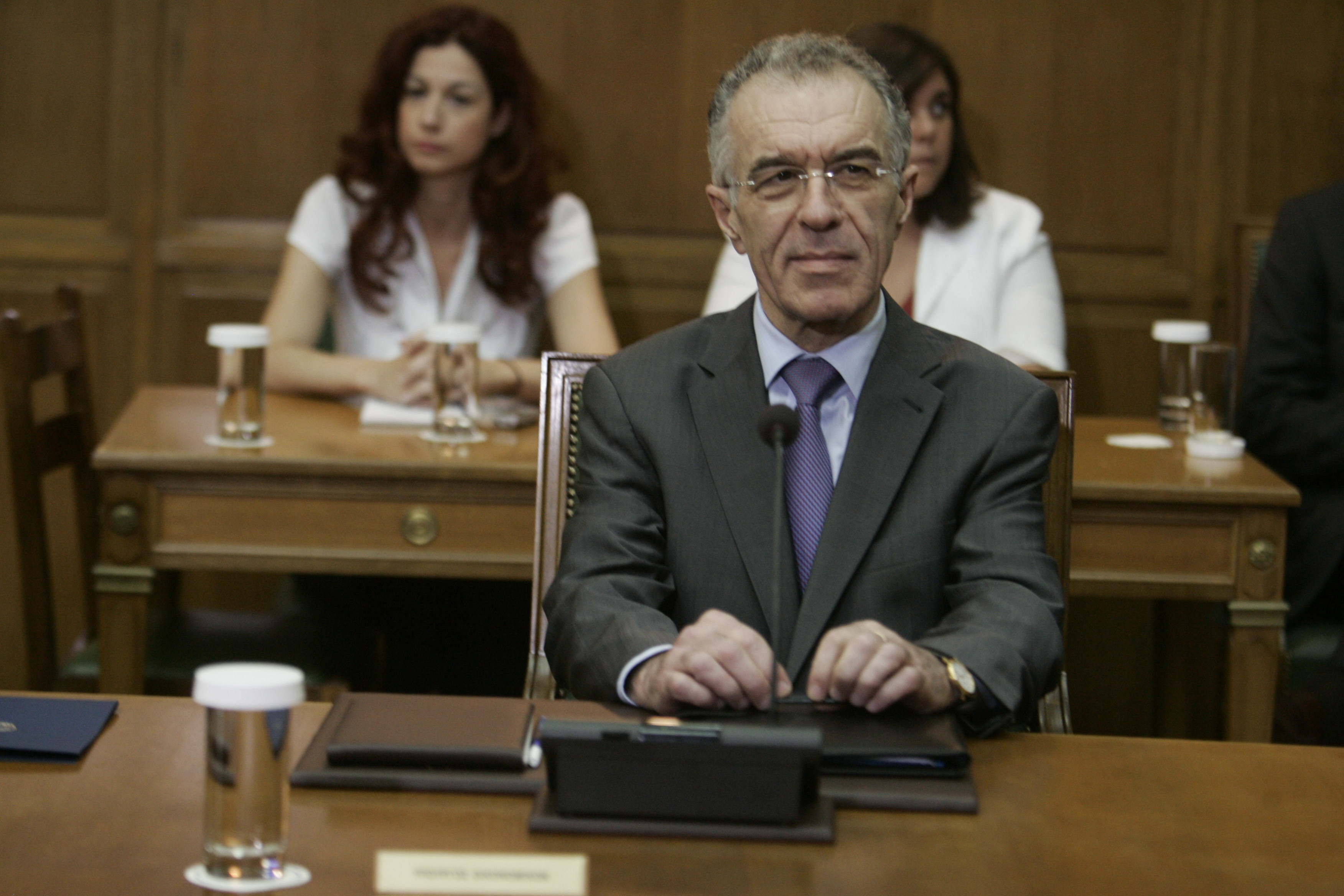 «Ένας αριστερός τραπεζίτης, υπουργός Οικονομικών»