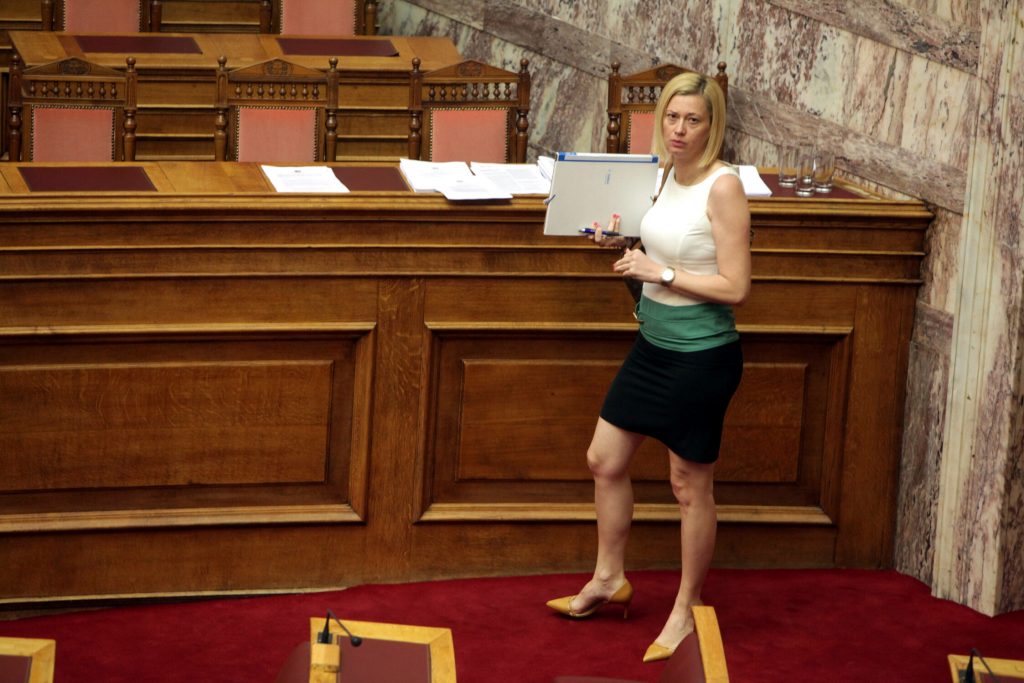 H Ραχήλ Μακρή απαντά στη διαγραφή της: “Καλό ταξίδι προς το μεγάλο μαντρί”