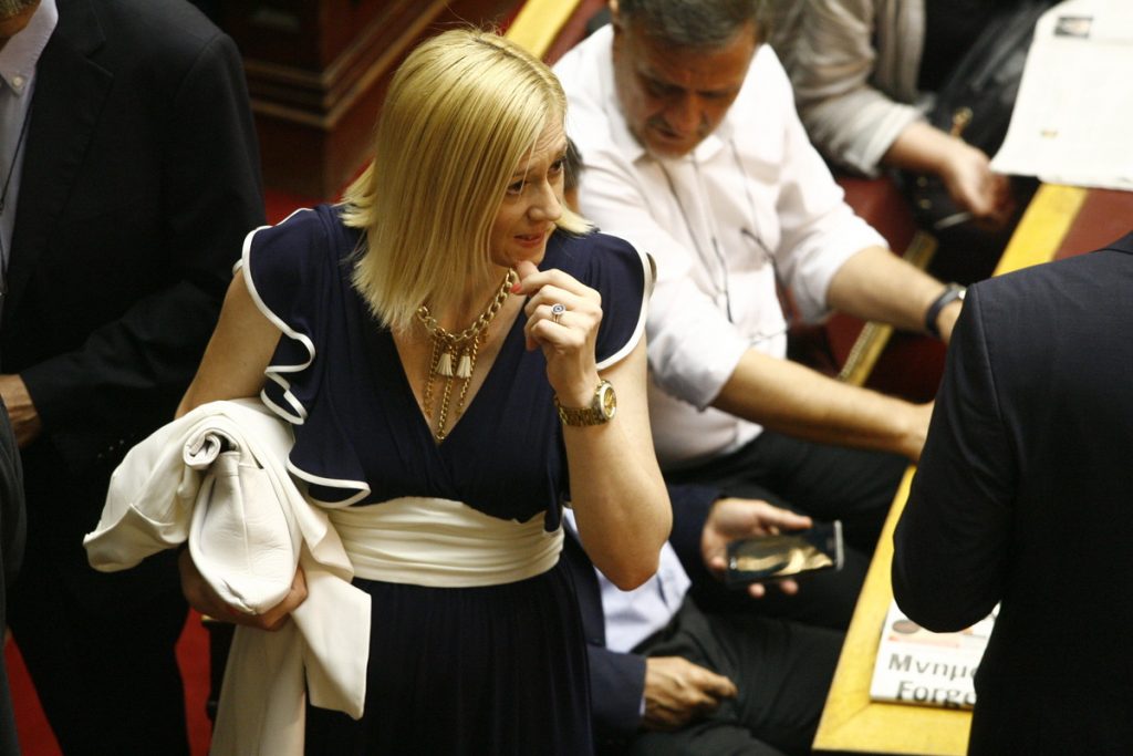 Δυσαρέσκεια για την απουσία της Ραχήλ Μακρή από την ψηφοφορία για την ιθαγένεια