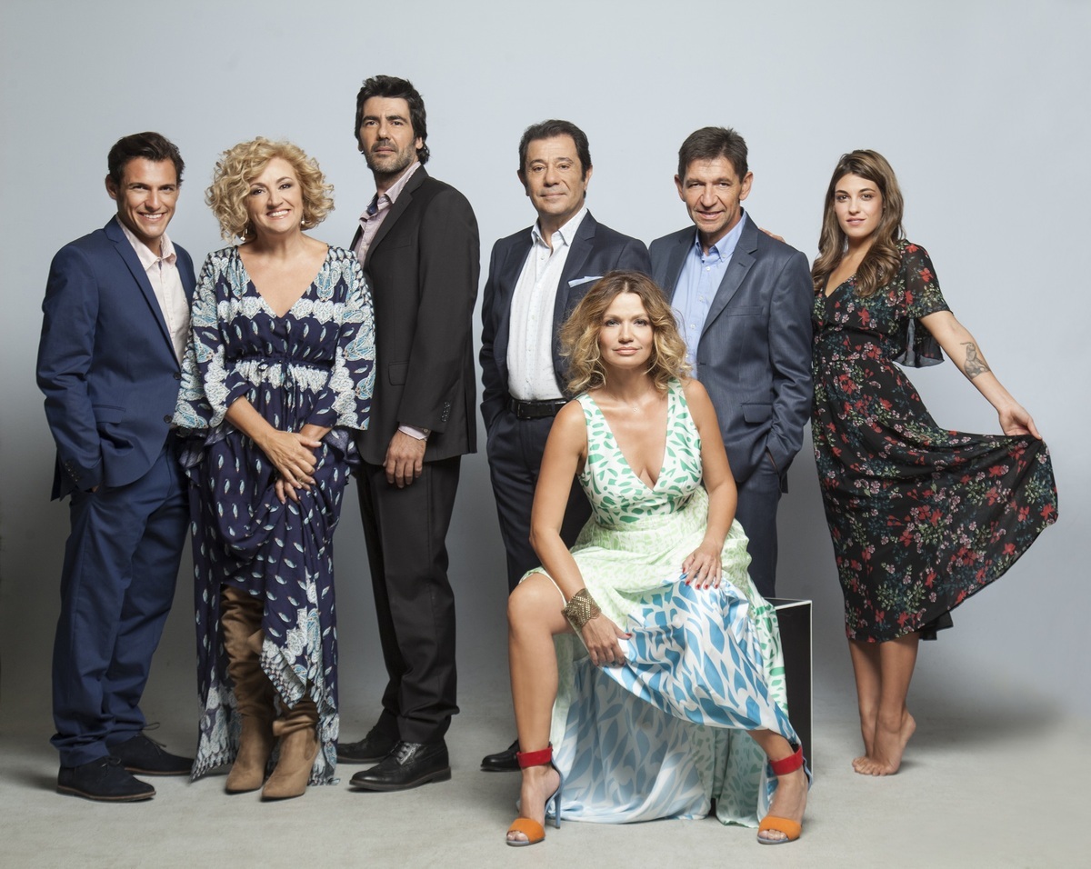 Δεν φαντάζεστε ποια παρουσιάστρια μπαίνει στον «Αστέρα Ραχούλας»!