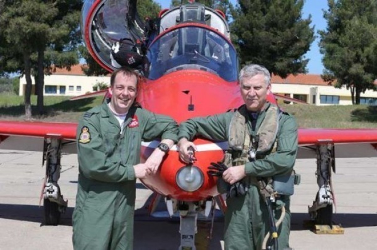 Με ακροβατικό Red Arrows πέταξε ο Αρχηγός Τακτικής Αεροπορίας