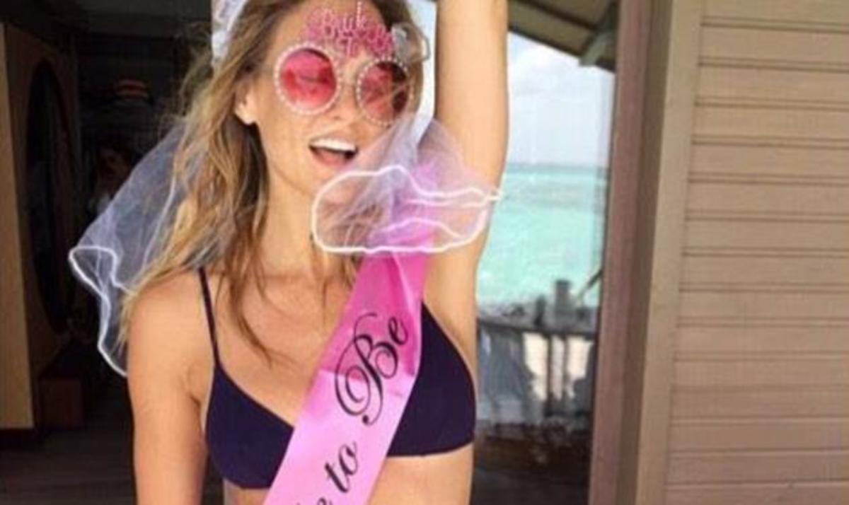 Bar Refaeli: Παντρεύεται και τα “πέταξε” όλα έξω!