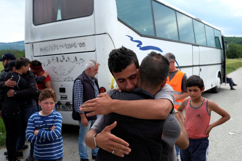 Στην Αλεξάνδρεια οι 31 διασωθέντες του πλοιαρίου που βυθίστηκε στα νότια της Κρήτης