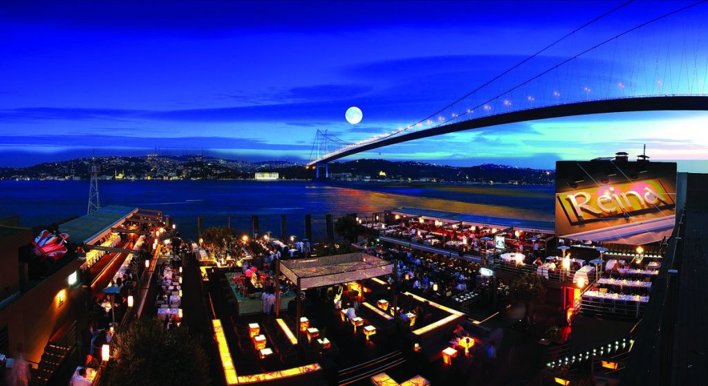 «Έκανα Χριστούγεννα στο Reina, είχε 300 ευρώ η είσοδος»!